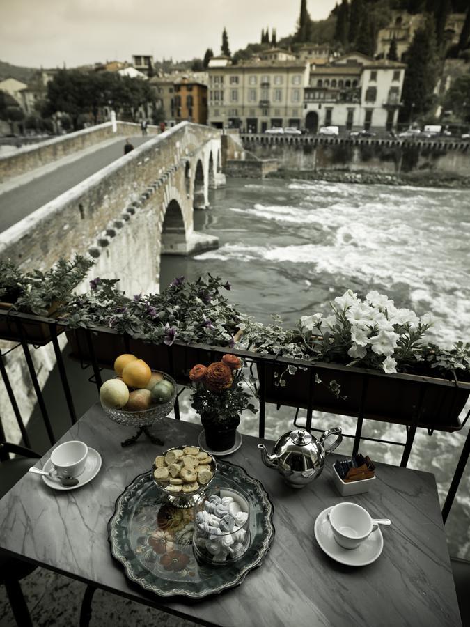 Suite Ponte Pietra Verona Luaran gambar